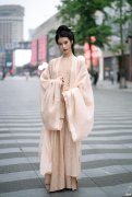 【时尚一点】“汉服女子”美到海外！古典又漂亮，外国人都被惊艳到了