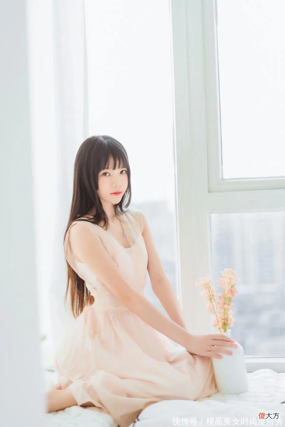 【就爱时尚】蜜柚色的无袖连衣裙夏日里穿着甜美感十足