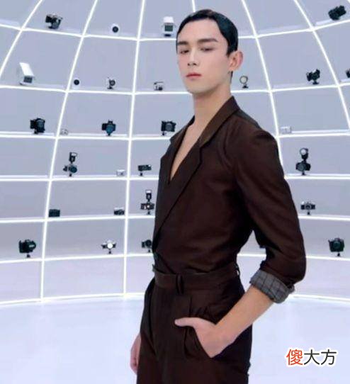 【时尚一点】吴磊的这个造型，真的很想送个鸡腿给他们，网友清爽的国民弟弟
