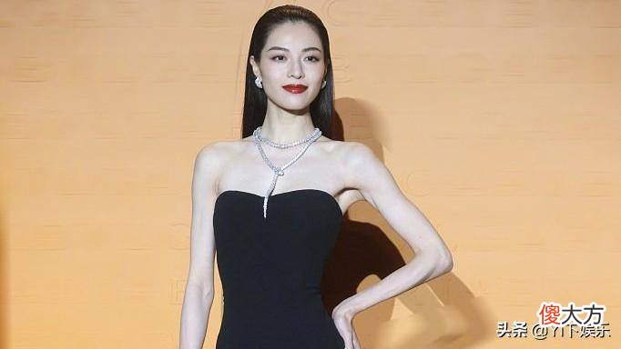 【时尚一点】吴磊模仿范丞丞拍照姿势，网友：三石弟弟长大了！