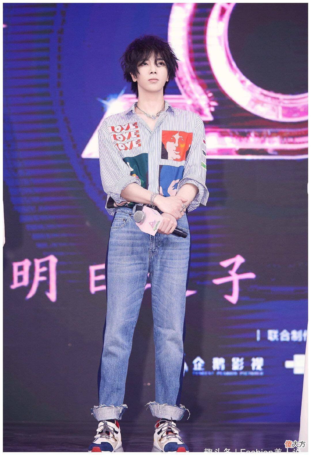【就爱时尚】《快乐男声》冠军华晨伟又换发型了，这次的新发型很时尚