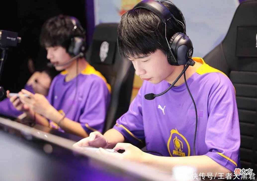 【游戏迷】hero3-0零封WE，紫幻掏出大招小乔，久哲的底牌还有很多