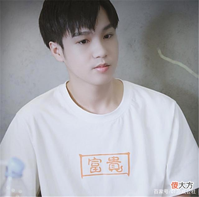 【游戏迷】RNG老队员锐评faker：有2点让我不再喜欢他，Doinb闪现跟：来封我