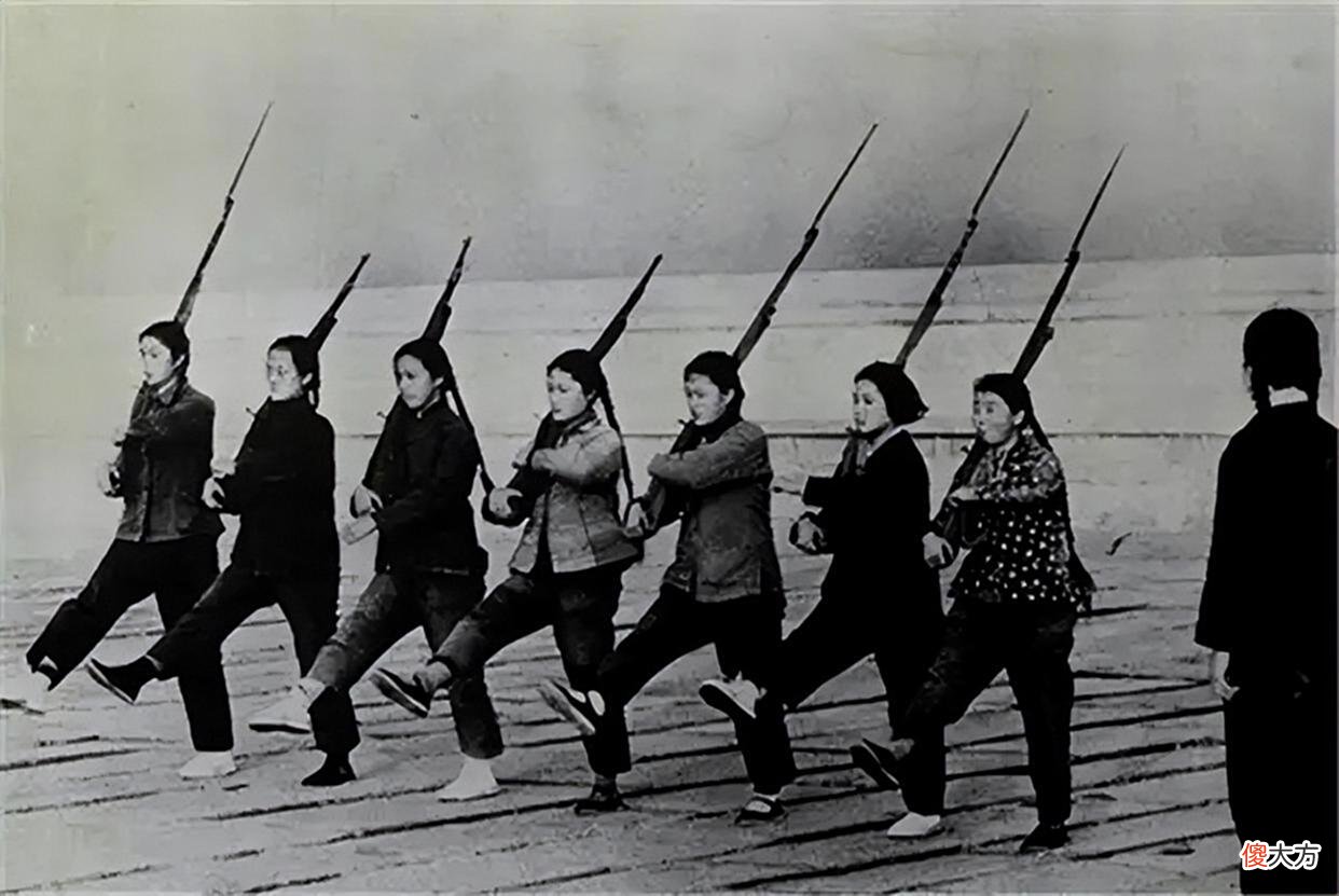 【爱历史】47年前，湖北19岁少女徒手杀豹救人，获得各类表彰，晚年表示后悔