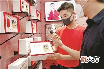 【就爱时尚】七夕礼物怎么选？商场替你操碎了心！