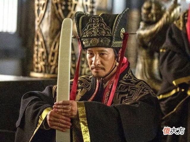 【历史故事】荀彧干嘛自杀，不自杀难道曹操好意思杀他？