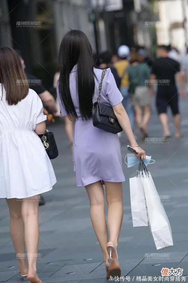 【时尚一点】西服领连衣裙，端庄优雅，在浪漫紫配色的衬托下，温婉贤淑