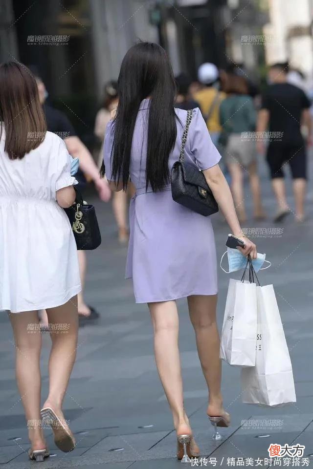【时尚一点】西服领连衣裙，端庄优雅，在浪漫紫配色的衬托下，温婉贤淑