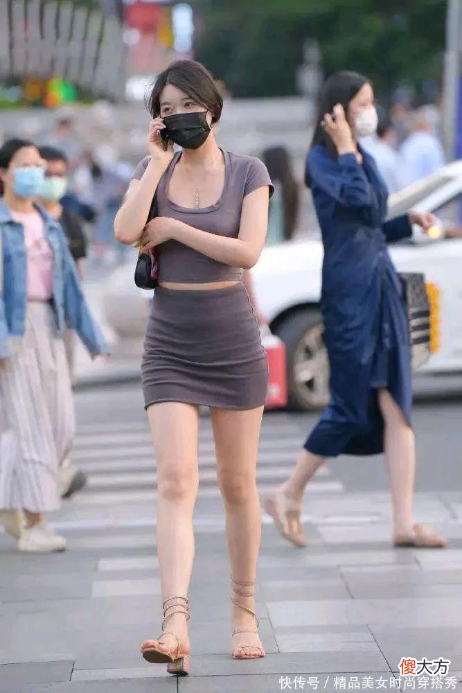 【时尚一点】半袖包臀裙，清凉舒适，倍显时尚，搭配高跟鞋一双大长腿尽显展现出成熟女性的优雅气质