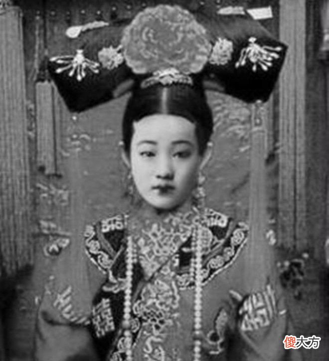 【爱历史】珍妃被扔到井中，一年后才打捞上来，睹物思人光绪失声痛哭
