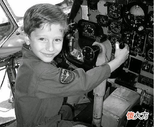 梦到飞机觉醒记忆?男孩自称二战飞行员转世,还与前世亲友团聚