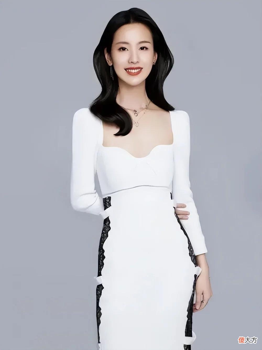 【就爱时尚】见过世面的女人，很少戴黄金，常戴这3种首饰，尽显高级贵气