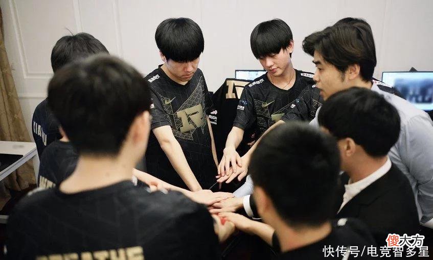 【游戏世界】RNG想拿复活甲还不稳？JDG拿下WBG后，RNG必须打出两个2-0