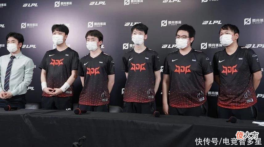 【游戏世界】RNG想拿复活甲还不稳？JDG拿下WBG后，RNG必须打出两个2-0