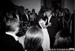 【时尚一点】40岁Amal简直是律政女律师天花板！与60岁丈夫海岛度假，性感迷人