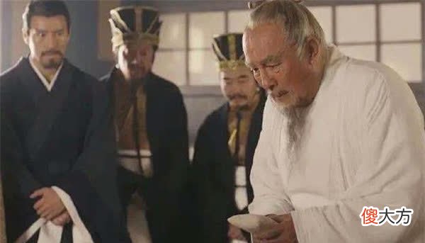 【爱历史】《后汉书》揭露了曹操斩杀华佗的真相，曹操真的忘恩负义吗？