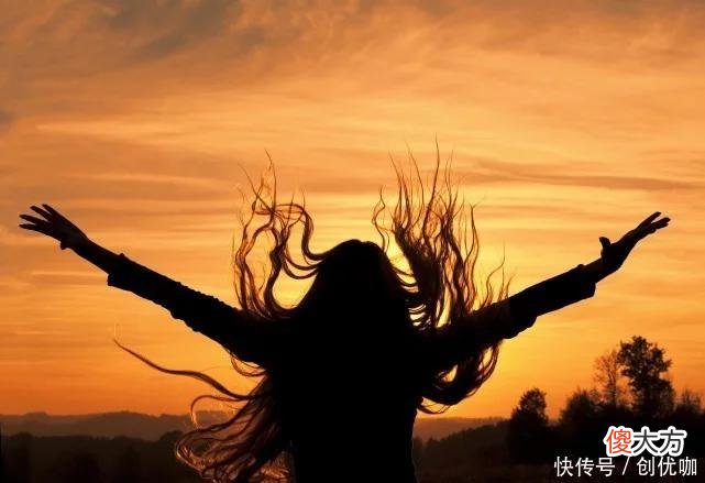 【十二星座】8月，锦鲤附体，好运相随，事业大顺，前途不可估量的3个生肖