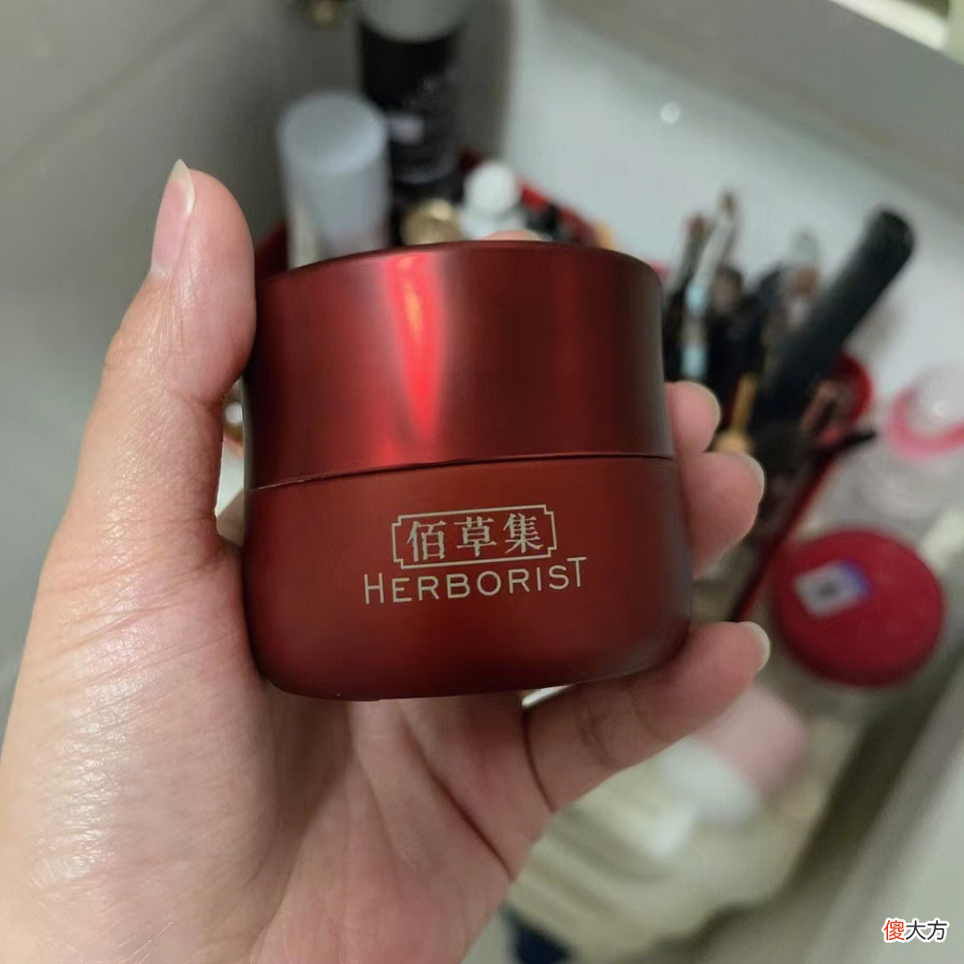 【时尚一点】建议50岁女人：预算不够就试试这几款“平价”抗老面霜，好用不贵