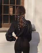 【就爱时尚】一条丝巾，风情万种