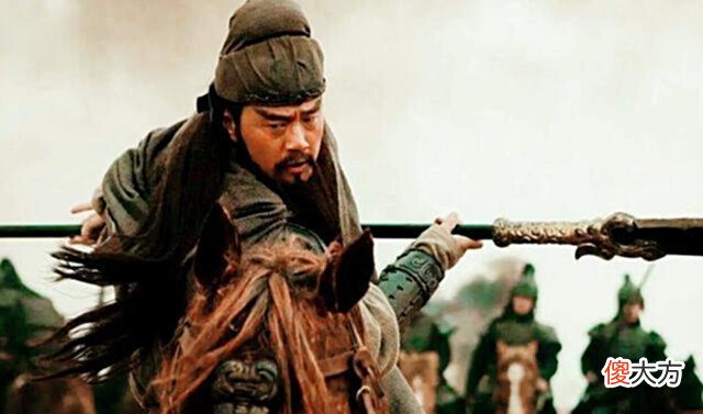 【历史故事】古代武将,真能举着几十斤的超重兵器打一天?出土文物给出谜底