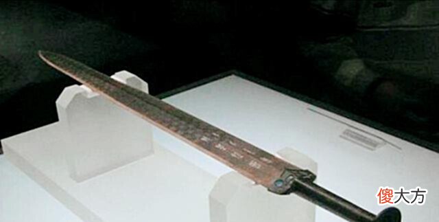 【历史故事】古代武将,真能举着几十斤的超重兵器打一天?出土文物给出谜底