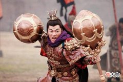 【历史故事】古代武将,真能举着几十斤的超重兵器打一天?出土文物给出谜底