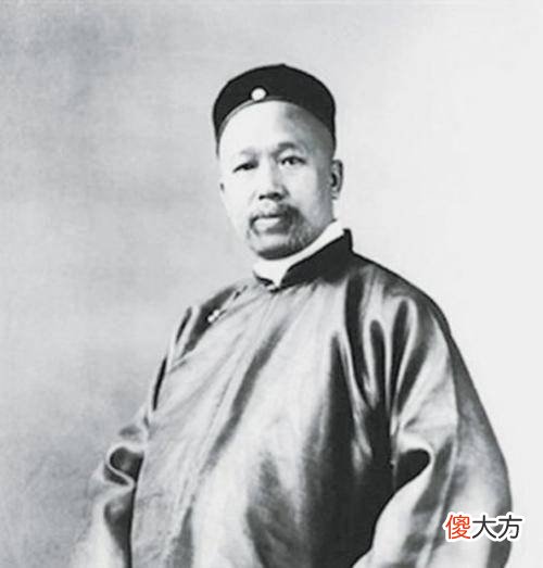 【历史故事】老照片：康有为晚年的老少配