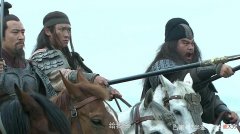 【爱历史】曹操派两员大将追到长坂坡，曹纯放走了赵云，被张飞吓跑的是谁？