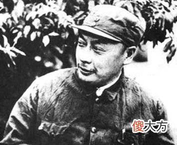 【爱历史】一生六次叛变的墙头草,抱大腿求饶,陈老总:你没一点人性!