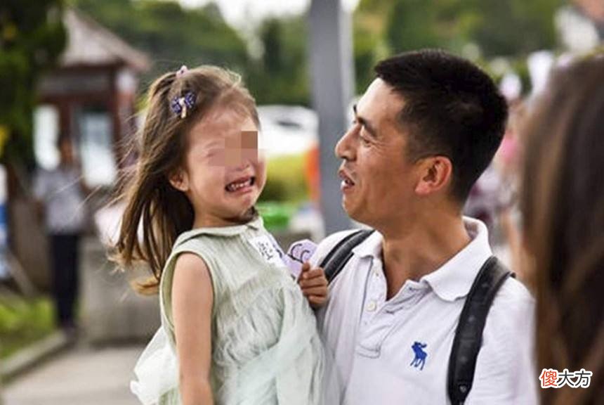 说两句就哭的孩子,不一定是天生敏感,和带娃方式有关