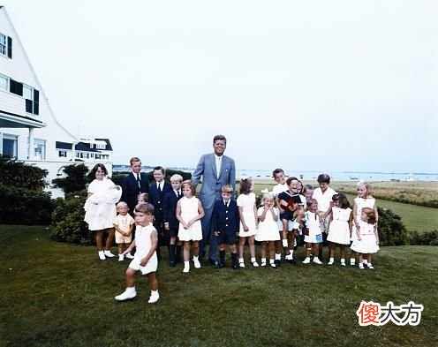 【历史故事】肯尼迪家族：祖辈赚不义之财，子孙多死于非命