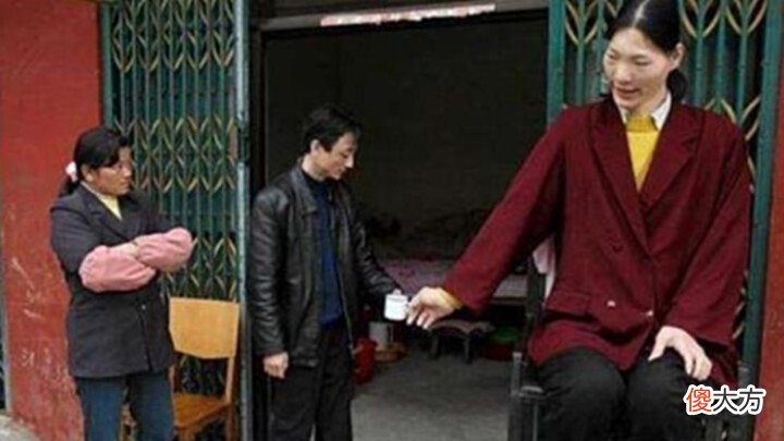 【历史故事】“世界第一女巨人”:比姚明高半个头,鞋子78码,一顿二斤白米饭