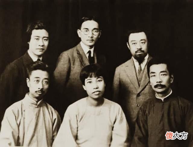 【历史故事】新婚之夜看到妻子，鲁迅悲从中来泪流满面，不忍离婚禁欲20年，直至爱上学生许广平