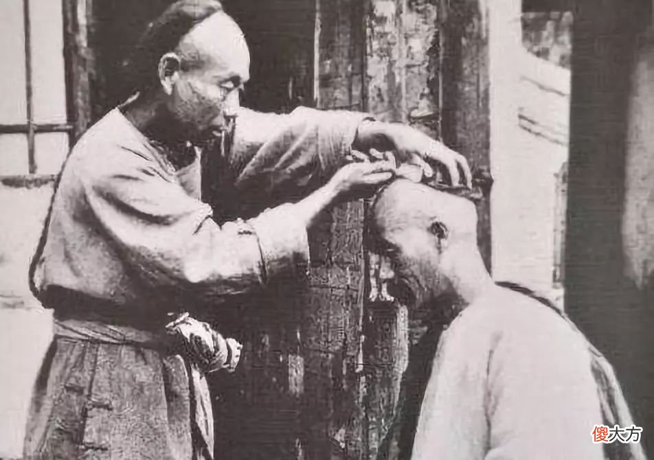 【爱历史】清朝一律要留辫子，秃顶和光头的人怎么办？原来这么简单