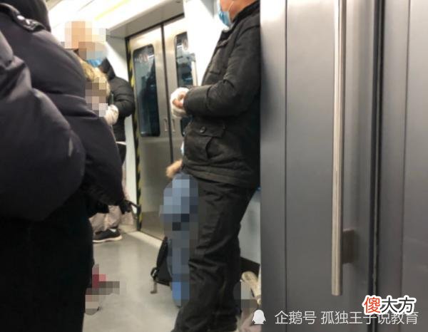 打骂孩子无视自尊导致孩子身心伤痕累累！是爱ta还是在毁ta