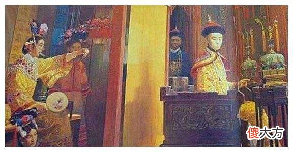 【历史故事】为什么说慈禧这辈子离不开李莲英？看看李莲英干的事情，你就懂了
