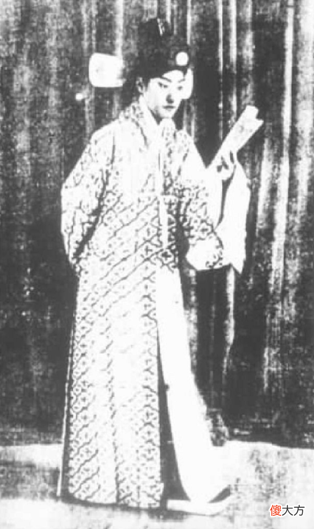 【爱历史】母亲去世翁香光积怨久矣，冲陆小曼嘶吼：你为什么抓住我父亲不放