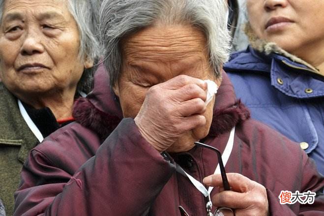 “千里迢迢帮儿带娃，落一身埋怨”，退休老人的哀叹，引全网共鸣