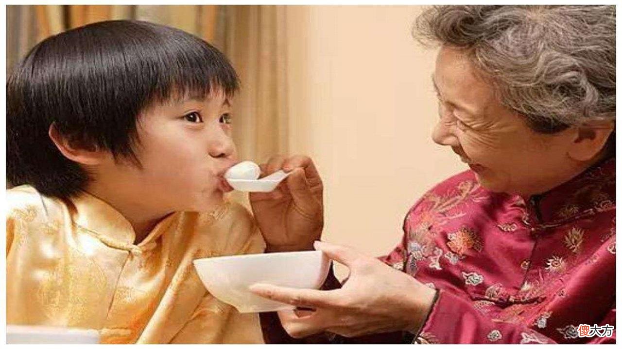 “千里迢迢帮儿带娃，落一身埋怨”，退休老人的哀叹，引全网共鸣