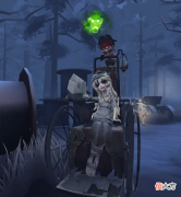 【游戏世界】第五人格：雕刻家紫挂特殊动作翻车了？人类被吊起来，心理很怪异