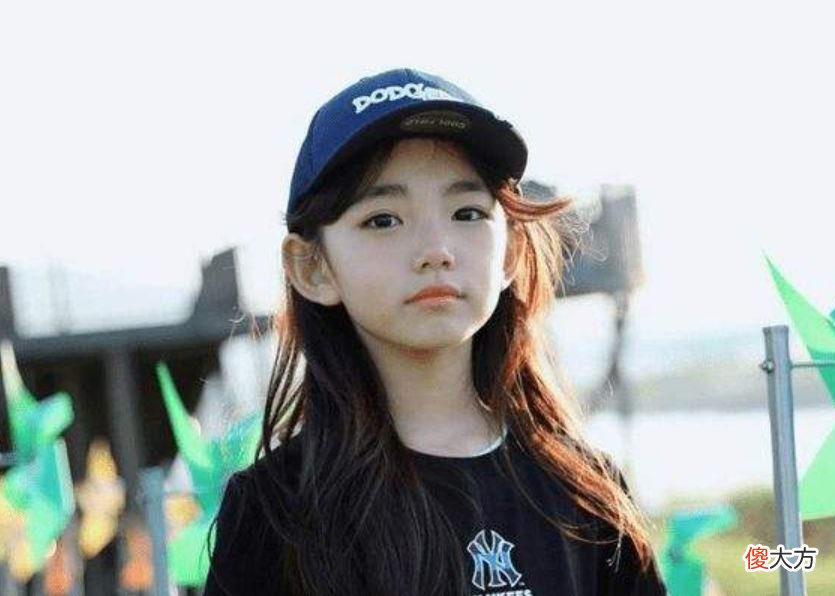 费劲打扮孩子没必要？那些从小“漂亮”的孩子，以后的优势很明显