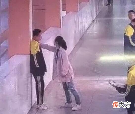 当代孩子“玻璃心”，“罪魁祸首”是妈妈的不尊重和逆商的丢失