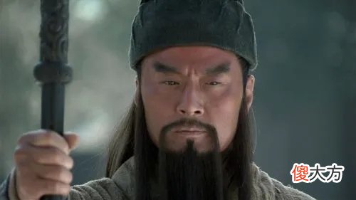 【爱历史】曹操对关羽那么好，关羽为何非要离开他，投奔当时一无所有的刘备？秦宜禄的妻子在其中究竟扮演了什么角色，