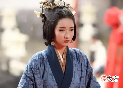 【爱历史】曹操对关羽那么好，关羽为何非要离开他，投奔当时一无所有的刘备？秦宜禄的妻子在其中究竟扮演了什么角色，