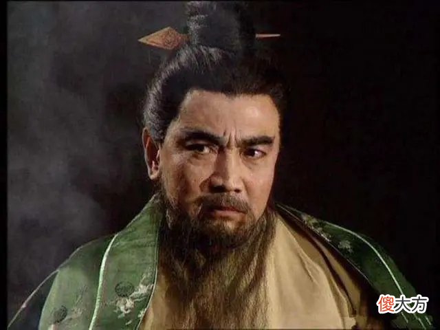 【爱历史】曹操对关羽那么好，关羽为何非要离开他，投奔当时一无所有的刘备？秦宜禄的妻子在其中究竟扮演了什么角色，