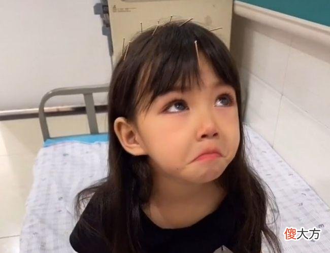 蓝妮妮：颜值逆天却身患罕见疾病，生活不能自理却成百万网红