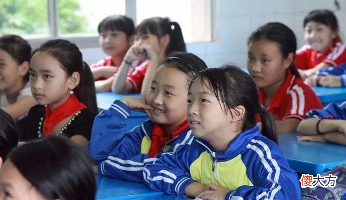 我将班主任欺负儿子的事闹到校长那后,班主任经常找孩子麻烦,该怎么办?