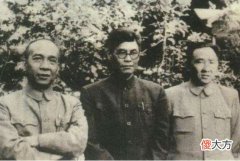 【爱历史】这两位是开国中将，但曾经的下属却是上将军衔，他们是谁？