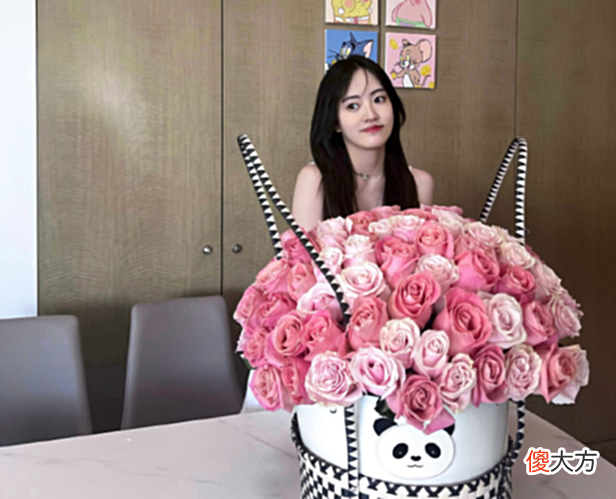 【游戏迷】电竞选手的七夕节？阿水送女友一束花高达上万，乐言半夜秀恩爱！