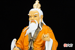 【爱历史】难怪刘伯钦一直送到两界山，看唐僧对其亡父做过什么？一报还一报